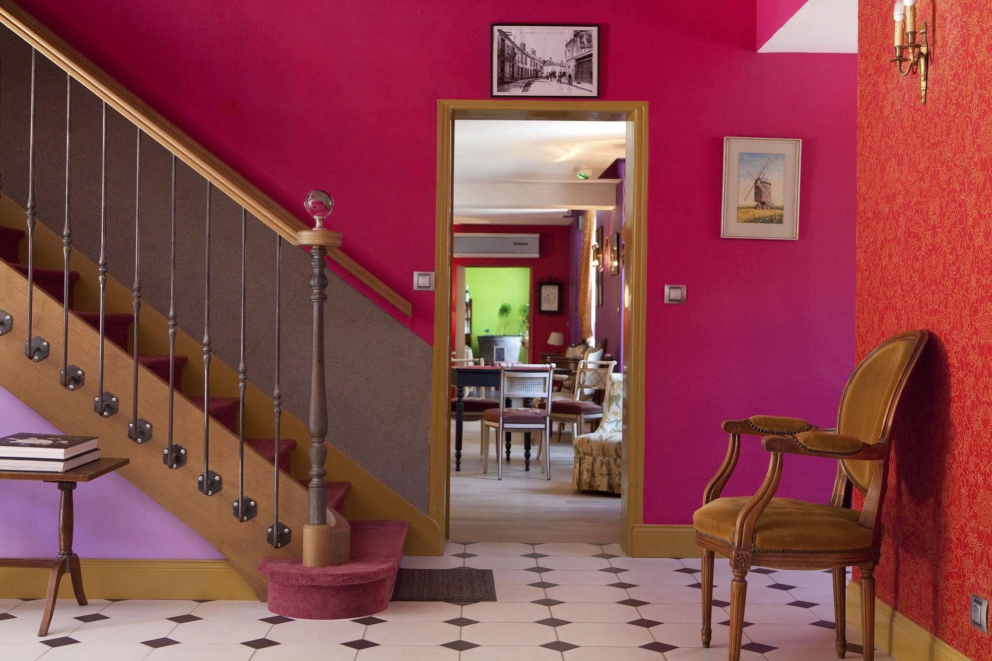 Logis Hotel O En Couleur Oucques-la-Nouvelle Exterior foto